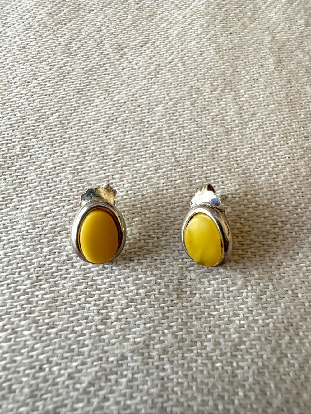 925 Sterling Silver Yellow Cabochon Oval Stud Earrings - Picture 3 of 8